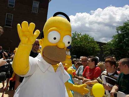 Un muñeco de Homer Simpson llegó a Springfield el pasado sábado en el preestreno de la película en Estados Unidos.