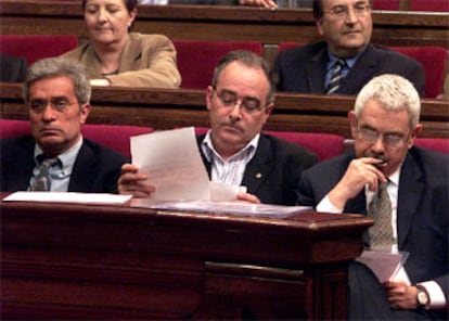 Joan Saura (ICV-EUiA), Josep Bargalló (ERC) y el presidente, Pasqual Maragall (PSC), en el Parlamento.