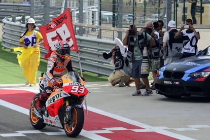 Marc Márquez celebra su victoria.