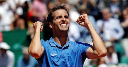 Ramos celebra su triunfo contra Murray en Montecarlo.