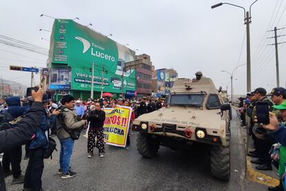 Perú protestas tanques