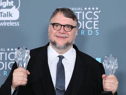 Guillermo del Toro, con los premios al mejor director y la mejor película.