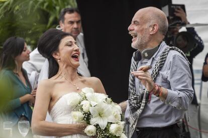 Leticia Huijara y Víctor Ugalde en el set de filmación.