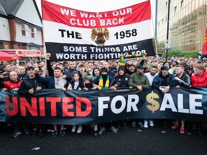 Manchester United fans protest against the club’s owners, the Glazers, in 2022.