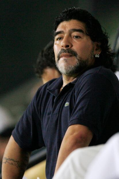 Maradona durante el último partido de su equipo, el Al Wasl de Dubai.
