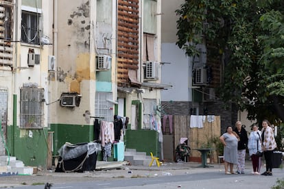 Vecinos de las Tres Mil Viviendas, en octubre de 2024. 