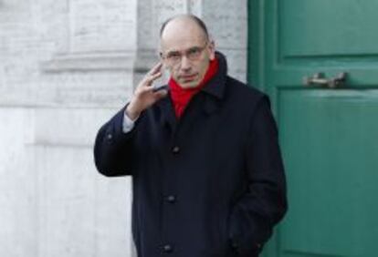 El primer ministro italiano, Enrico Letta, presenta hoy su dimisión, mientras Renzi prepara su lista de ministros.