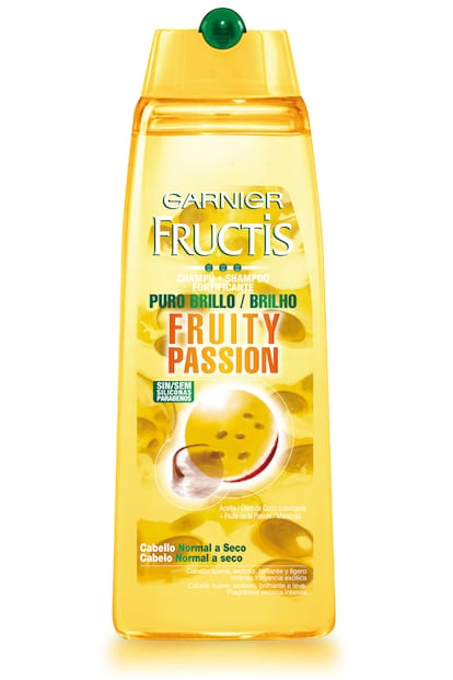 Un lavado hidratante y con un aroma deliciosamente exótico de la mano del nuevo champú Fruity Passion de Garnier. Es ideal para cabellos normales y secos, y contiene aceite de coco, un ingrediente que suaviza y evita la deshidratación. Cuesta 2,95 euros.