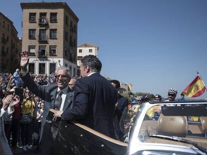 Bahamontes, aclamado por la muchedumbre en Toledo.