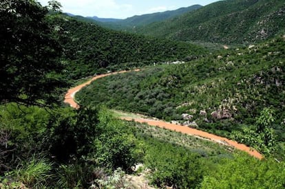 El río Sonora, contaminado por el sulfato de cobre.