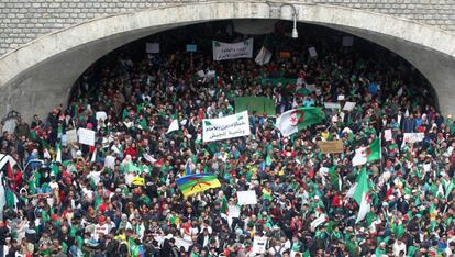 Manifestación contra el Gobierno argelino, el viernes en Argel.