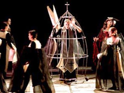 Una escena del espectáculo inaugural del nuevo Teatre Lliure.