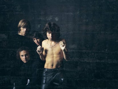 Uno de los retratos realizados para la portada del primer &aacute;lbum de The Doors en 1967: desde la izquierda, Ray Manzarek, Robby Krieger, John Densmore y Jim Morrison.