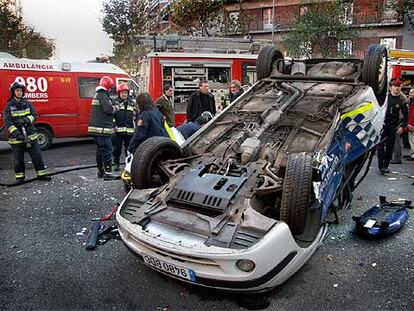 Accidente de un coche de la Guardia Urbana