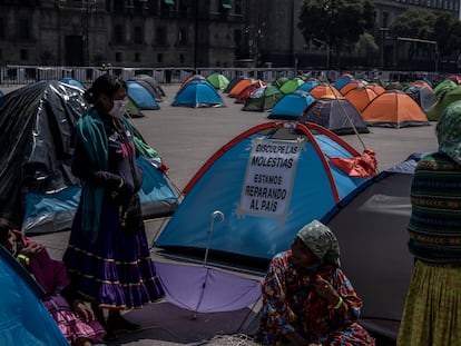 El campamento de FRENA instalado en el Zócalo de Ciudad de México, en octubre.