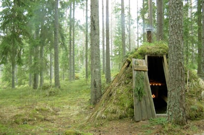 Una de las cabañas de Kolarbyn Ecolodge, en los bosques de Suecia.