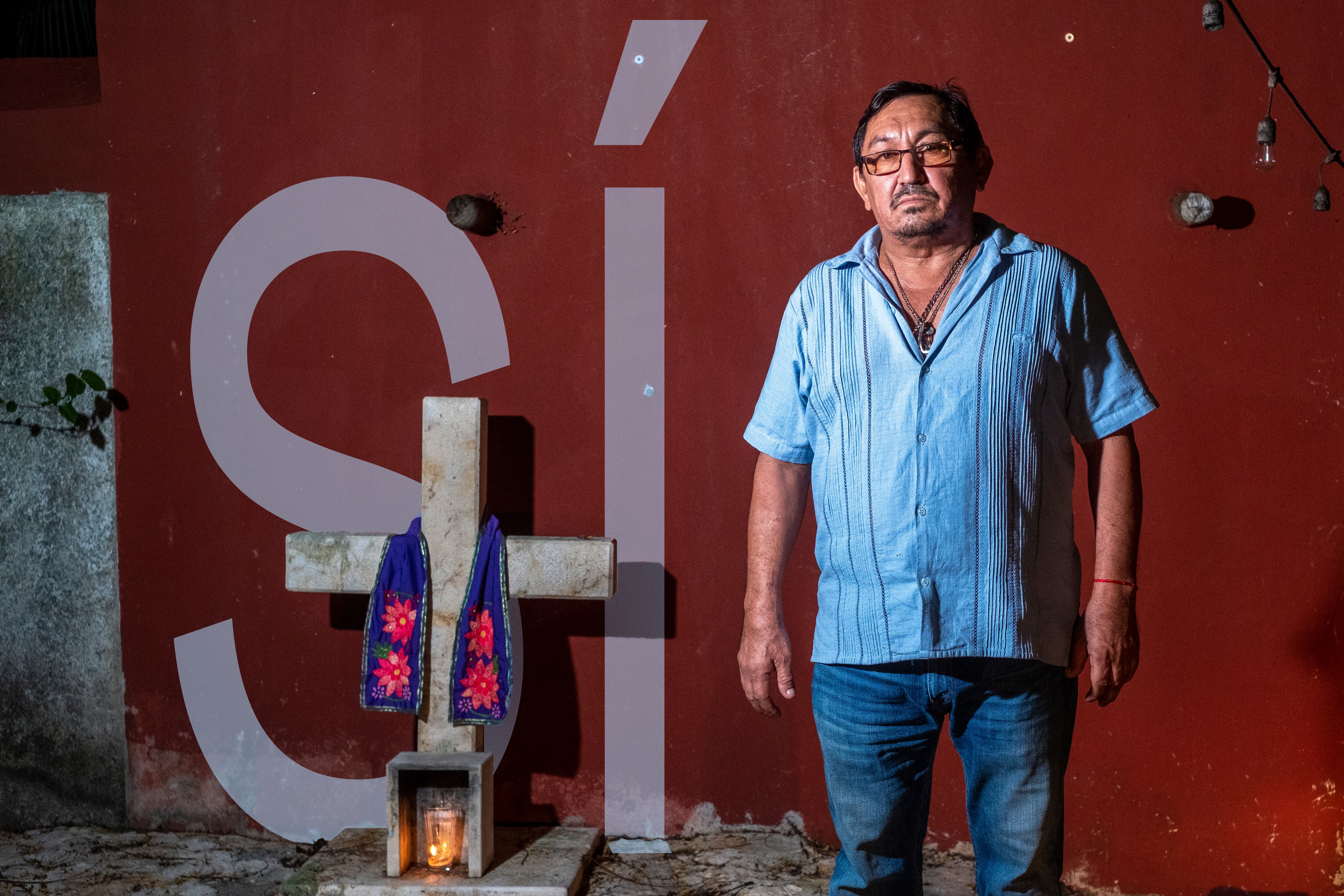 Martín Humberto Solís vota sí:  “Antes de la granja, los jóvenes estaban por la mañana amontonados esperando que abrieran donde venden la cerveza”, argumenta. Solís posee terrenos entre la granja y la carretera, y consiguió un contrato por 30 años de servidumbre de paso con la empresa Kekén.