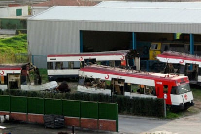 Vagones destrozados por el atentado del 11-M que fueron trasladados a Villaverde (Madrid) antes de ordenarse el desguace.