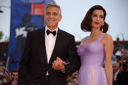 Amal y George Clooney

La célebre abogada y activista sigue abriéndose hueco en la industria del entretenimiento, como demostró con su papel de embajadora en la última edición de la gala MET y su presencia en la boda del príncipe Harry y Meghan Markle. El ganador del Óscar prepara su regreso a la televisión, 20 años después de su mítico rol en Urgencias, con la serie Catch-22.