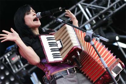 La cantante mexicana Julieta Venegas, durante su actuación en Valladolid