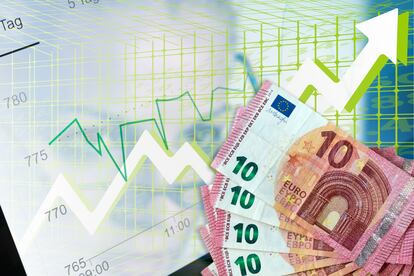 Montaje de billetes de euro.