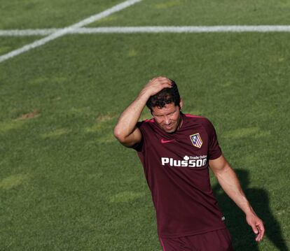 Simeone, durante un entrenamiento del Atl&eacute;tico.