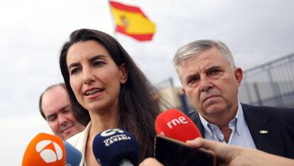 La presidenta de Vox en Madrid, Rocío Monasterio, atiende a los medios el pasado viernes en Santa Cruz de Tenerife.