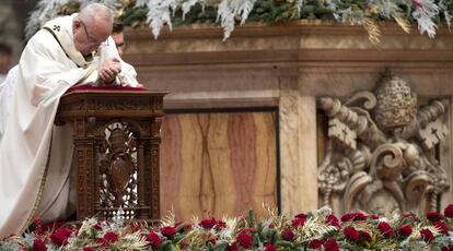 El papa Francisco durante la Misa del Gallo.