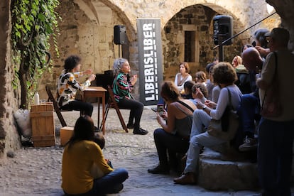 Ambient a la fira LiberisLiber a Besalú aquest any 2024.