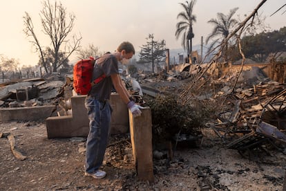 Decretado el toque de queda en las zonas afectadas por los incendios de Los Ángeles para evitar saqueos