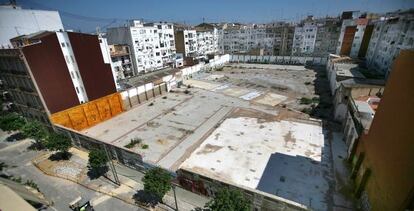 Vista de la parcela d el nuevo colegio de la calle de Puerto Rico en Valencia, ahora en construcción.