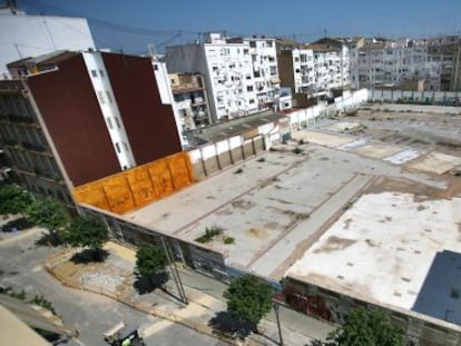 Vista de la parcela d el nuevo colegio de la calle de Puerto Rico en Valencia, ahora en construcción.