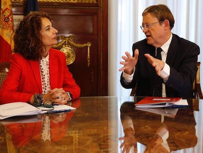 La ministra de Hacienda en funciones, María Jesús Montero, durante un encuentro con el presidente de la Generalitat Valenciana, Ximo Puig, para tratar temas de financiación autonómica.