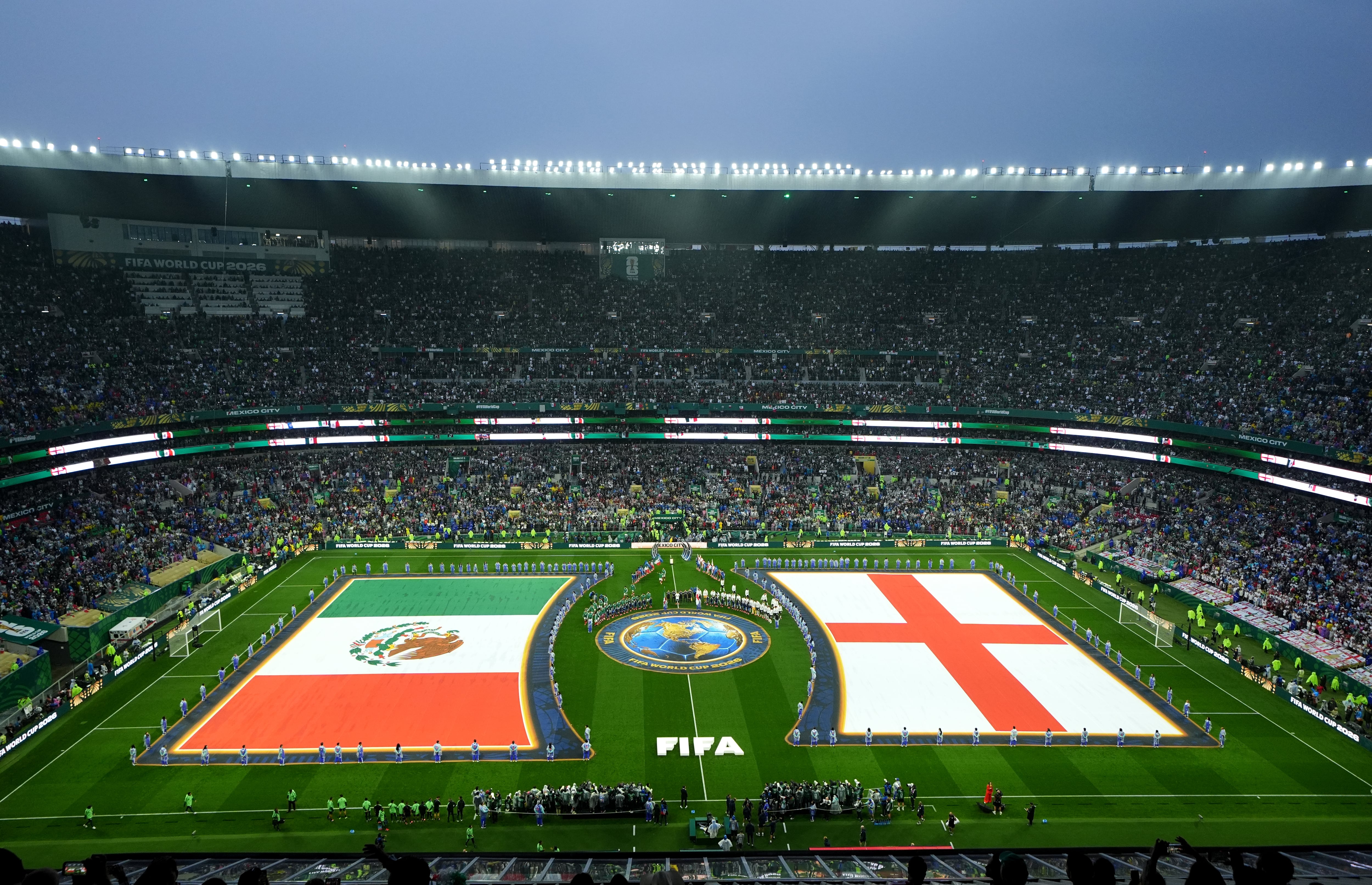 El Estadio Azteca se despide del fútbol mundial con récords y hazañas en su campo
