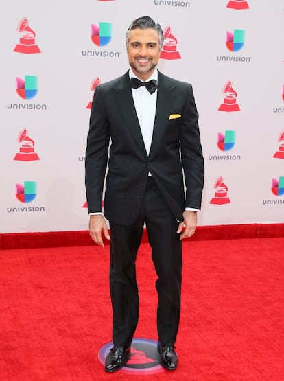 El actor Jaime Camil, conocido por su papel en la serie 'Jane the Virgin', en la alfombra roja de los premios Grammy.