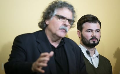 Joan Tarda, a la izquierda, y Gabriel Rufian, en un acto de el pasado día 7.