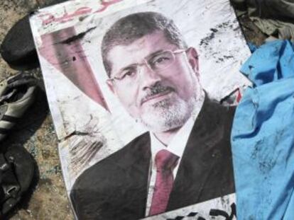 Retrato del presidente depuesto Mohamed Morsi.