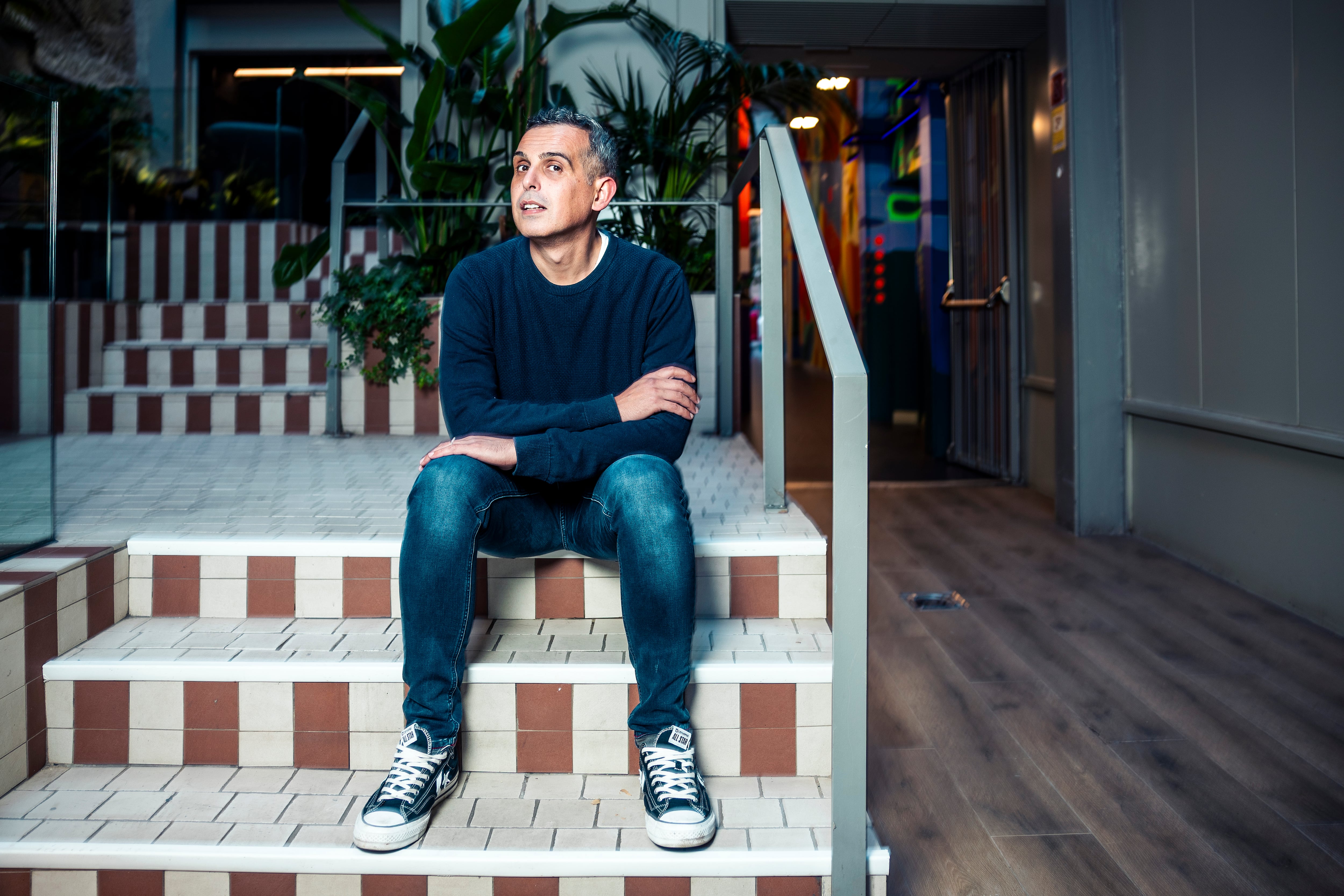 El escritor Juarma, en un hotel céntrico en Madrid, el 25 de noviembre de 2025.