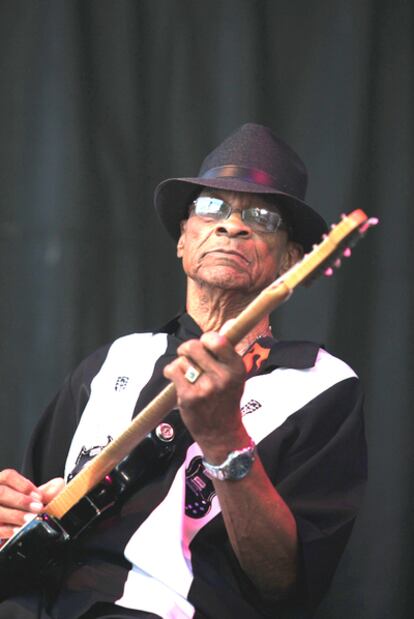 Hubert Sumlin, en una actuación en 2009.