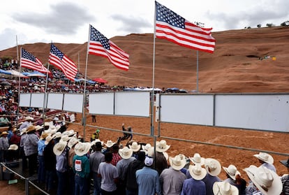 El Ceremonial se lleva a cabo en Red Rock Park, que además de impresionantes paisajes cuenta con una arena de rodeo, donde se realizan algunos eventos.