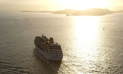 Un crucero en el Atl&aacute;ntico. 