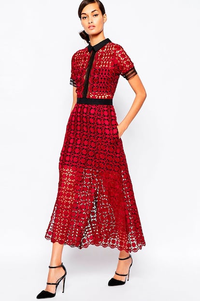 Vestido midi con borde festoneado de Self Portrait. Disponible en Asos por 371,99 euros.