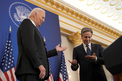 El presidente de Estados Unidos, Joe Biden (a la izquierda), y el secretario de Estado, Antony Blinken, el lunes en Washington.