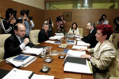 Reunión de la Mesa del Parlamento vasco en Vitoria.