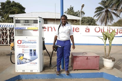 Natein Konate, de 22 años, trabaja en una gasolinera en Bouaké (Costa de Marfil).