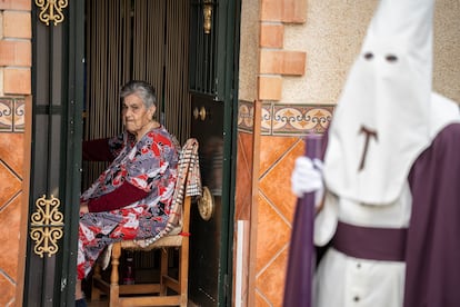 La cofradía cruza distintos barrios, incluida la zona de La Granja y Madre de Dios, hasta alcanzar el centro.