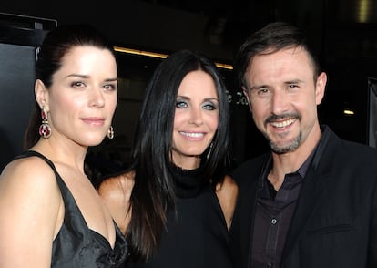 Neve Campbell, Courteney Cox and David Arquette at the 'Scream 4' premiere in 2011. 
