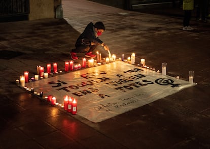 Acto de repulsa frente al Ayuntamiento de Martorell en protesta por la primera víctima de violencia machista, en febrero.