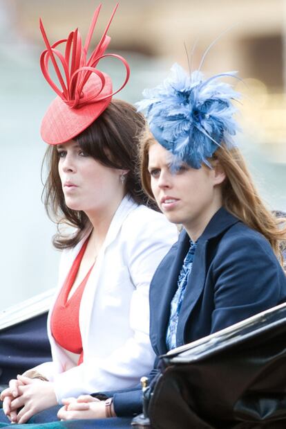 Las princesas Eugenia y Beatriz, nietas de Isabel II.