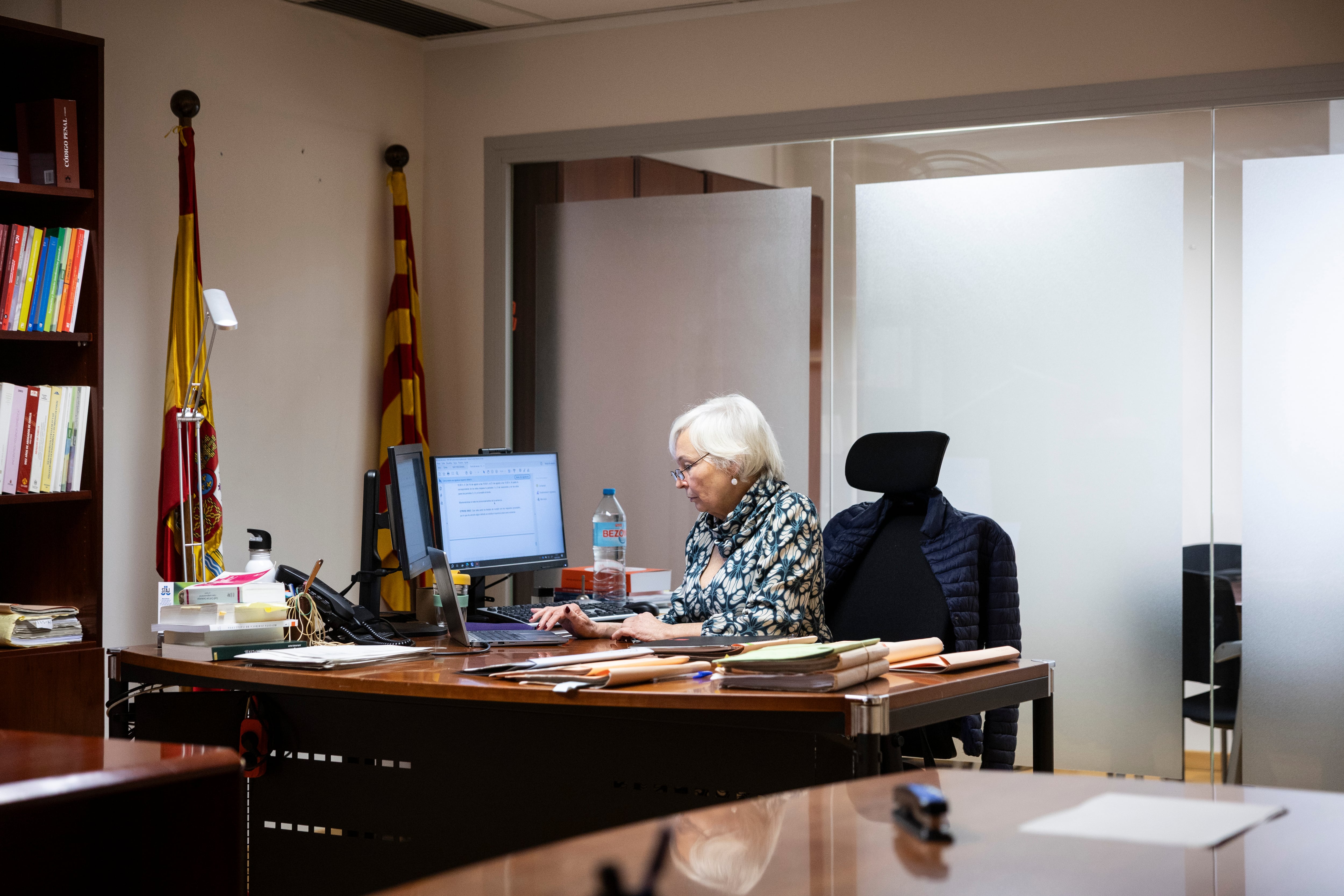 La magistrada de la Audiencia de Barcelona Raquel Alastruey, en su despacho.